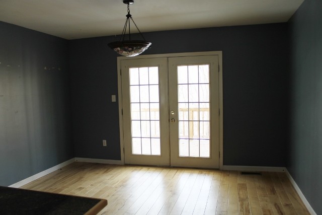 dining opens onto coverd porch